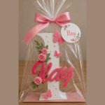Personalisierter Buchstabe mit Name – Blumen & Schmetterlinge